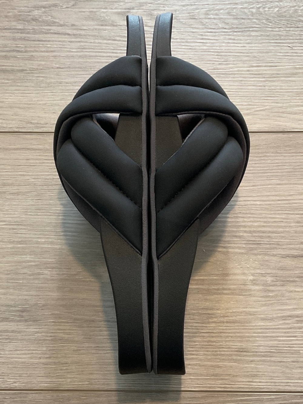 OluKai Hila Water Resistant Slide Sandal Black Size 10 LIKE NEW - Picture 3 of 7